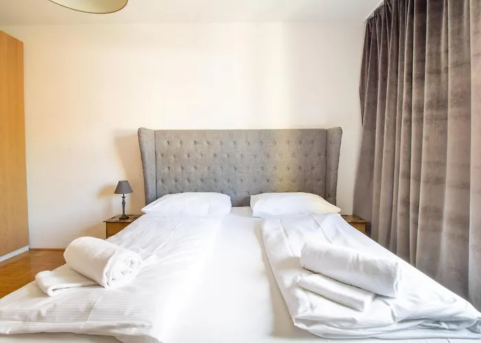 Naschmarkt Premium In "your Vienna" Wien