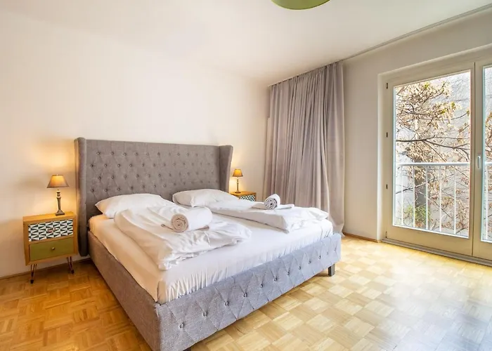 Naschmarkt Premium In "your Vienna" Wien
