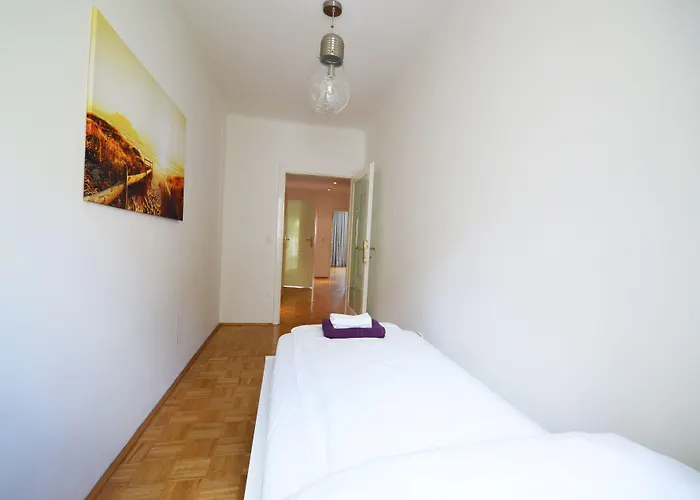 Naschmarkt Premium In "your Vienna" Wien